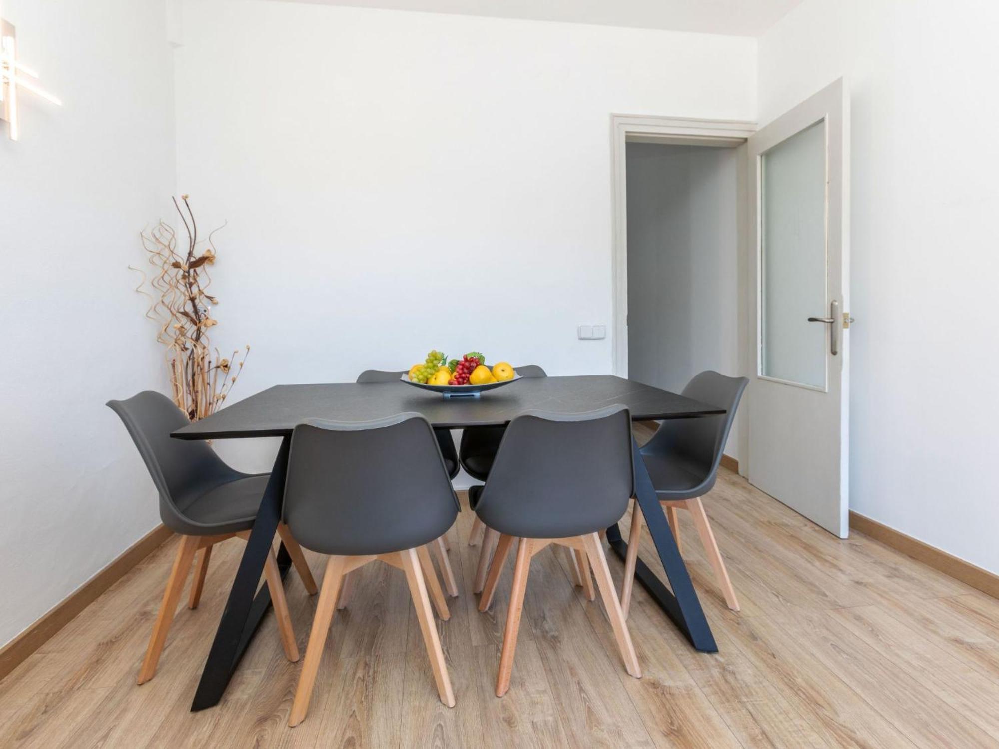 Apartment Eixample Esq Rocafort Diputacio By Interhome Барселона Екстериор снимка